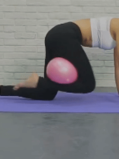 Donkey kicks Pilates Ball 25 - BalanceFit - Getractive